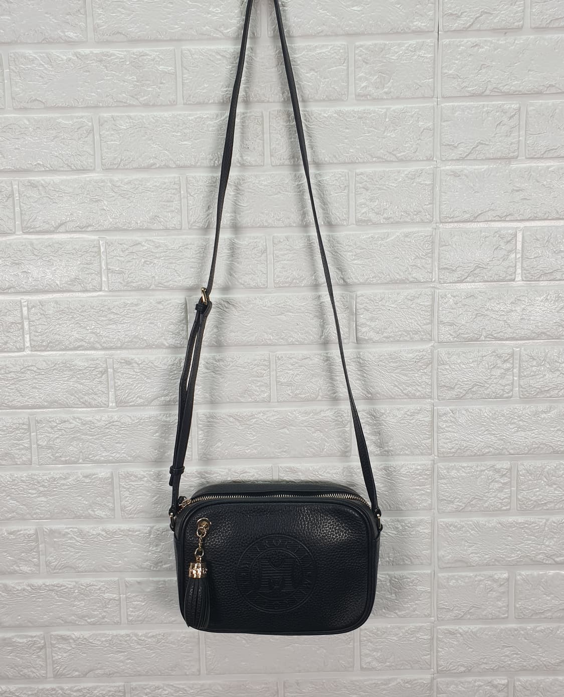 메트로시티 블랙 태슬 카메라백 상품이미지1