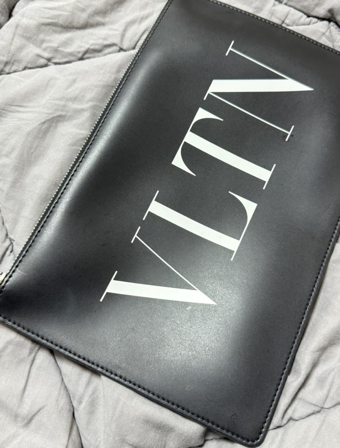 발렌티노 VLTN 로고 레더 클러치 블랙 Valentino 상품이미지2