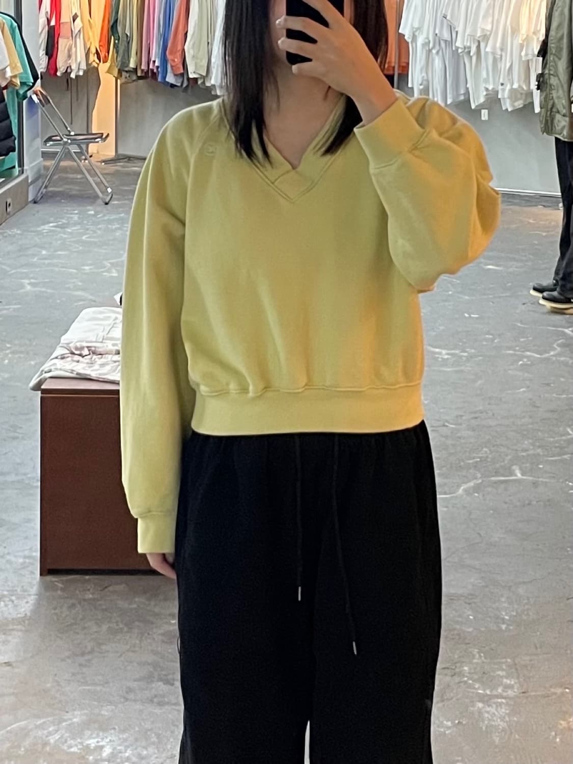 렉토 시그니처로고 브이넥 스웨트셔츠 H1495 상품이미지1