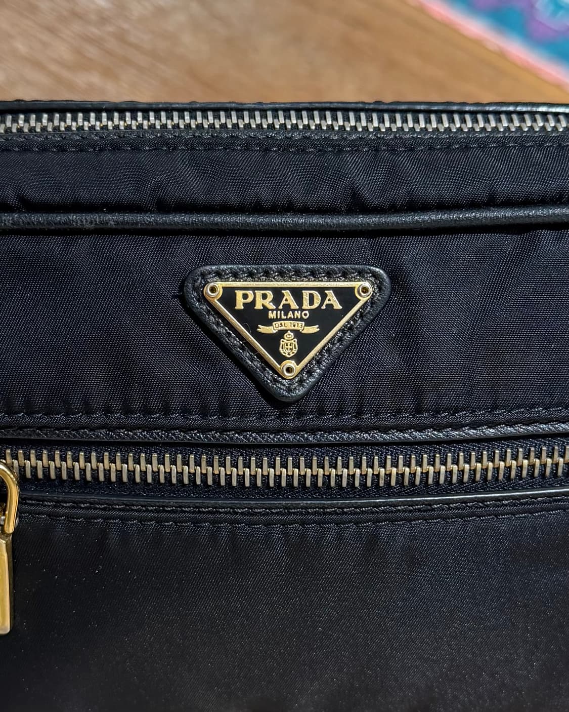 프라다 블랙 테수토 나일론 사피아노 크로스바디 백 상품이미지7