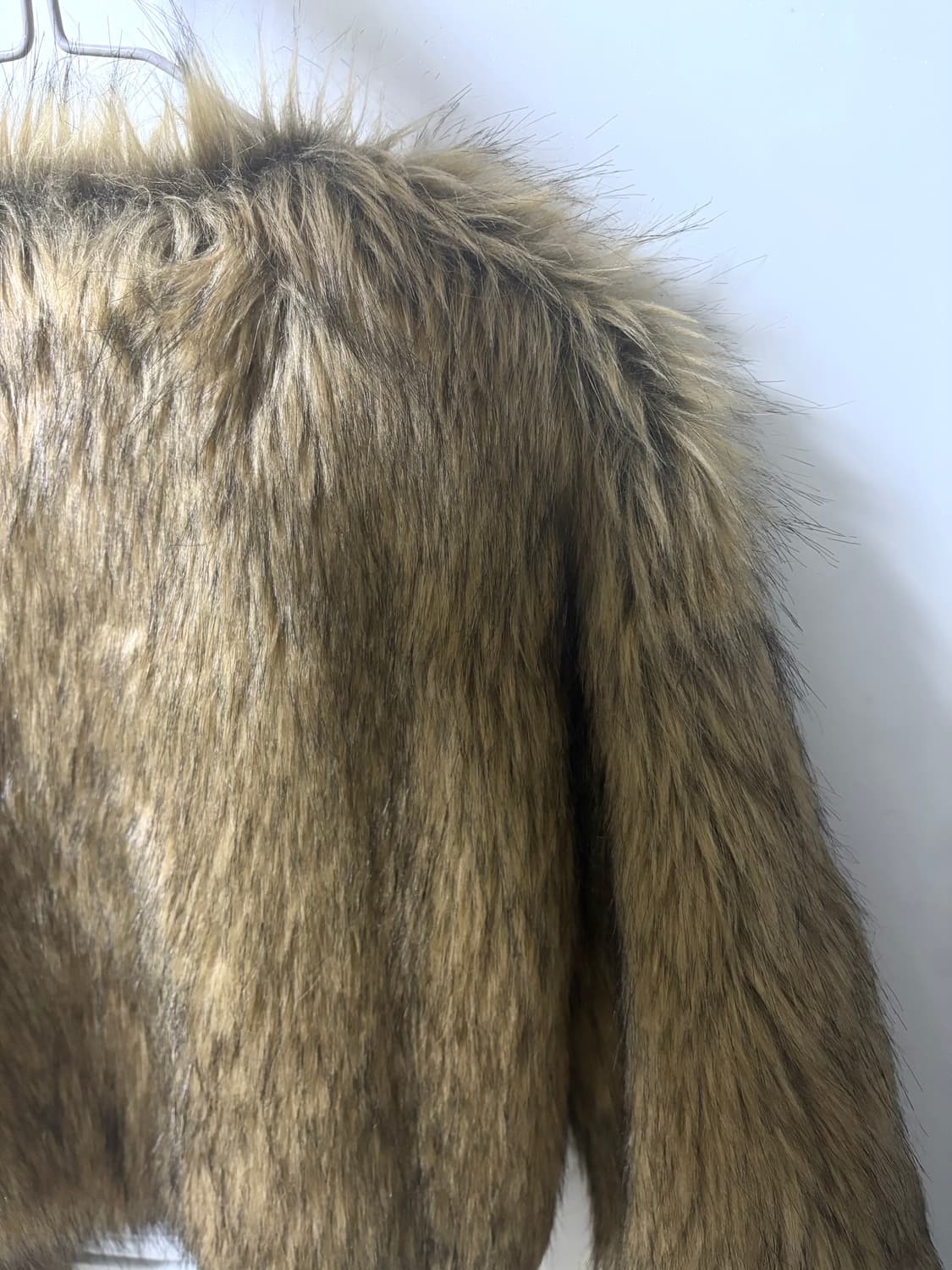 블랙&브라운 세미크롭 퍼 자켓 팔아요 🤎 상품이미지2