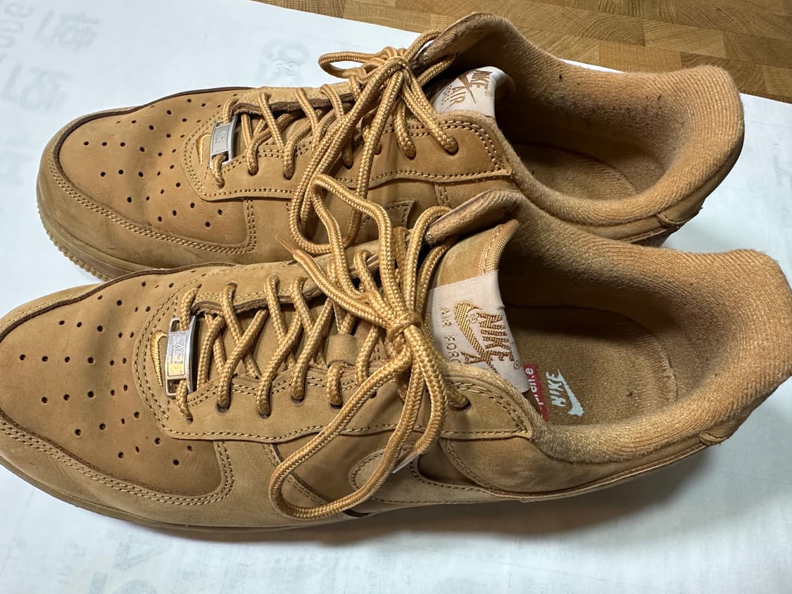 나이키 에어포스1 Supreme 285 사이즈 판매합니다 상품이미지1