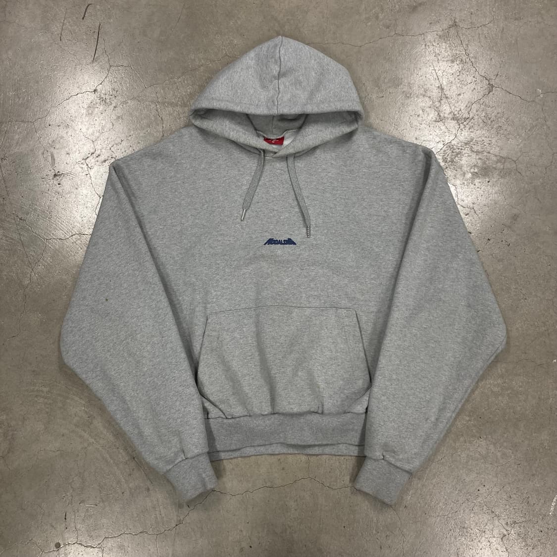 우알롱 그레이 컬러 빅로고 후드티 상품이미지2