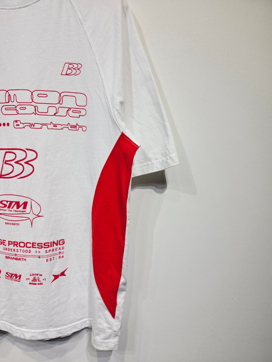 브라운브레스 그래픽 배색 라글란 반팔 티셔츠 상품이미지5