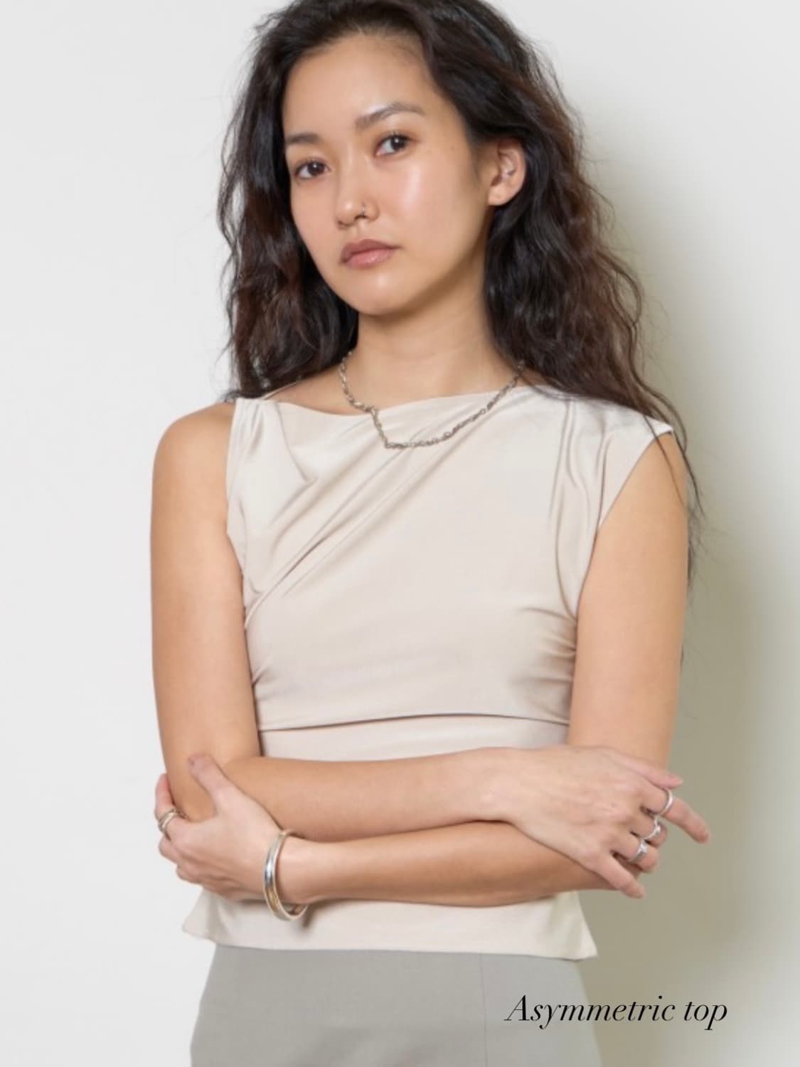 악토브헤 Asymmetric top 스킨 컬러 상품이미지1