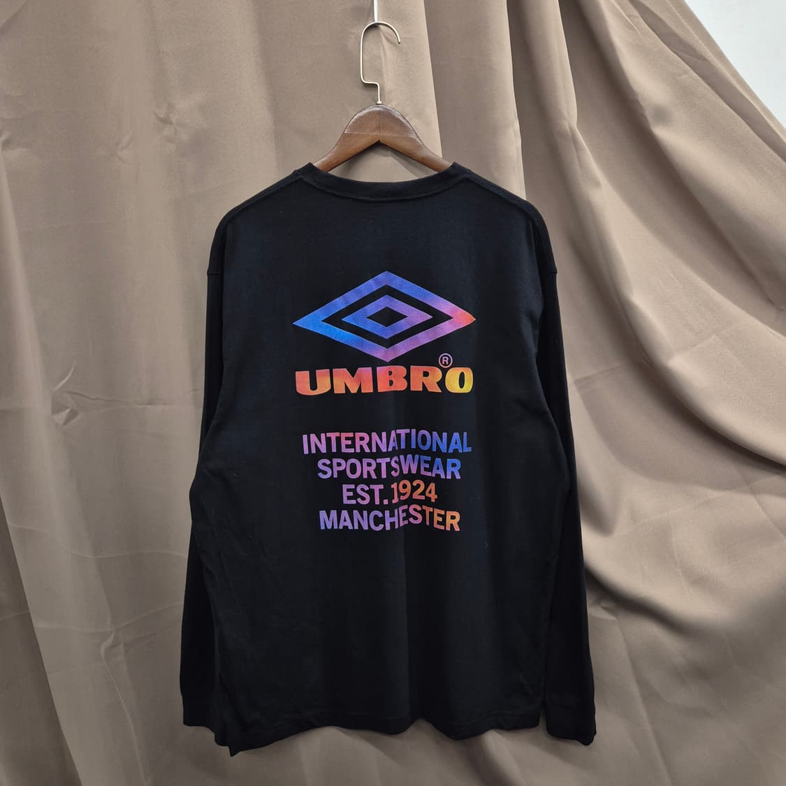 엄브로 IST 옴브레 긴팔티 105 상품이미지3