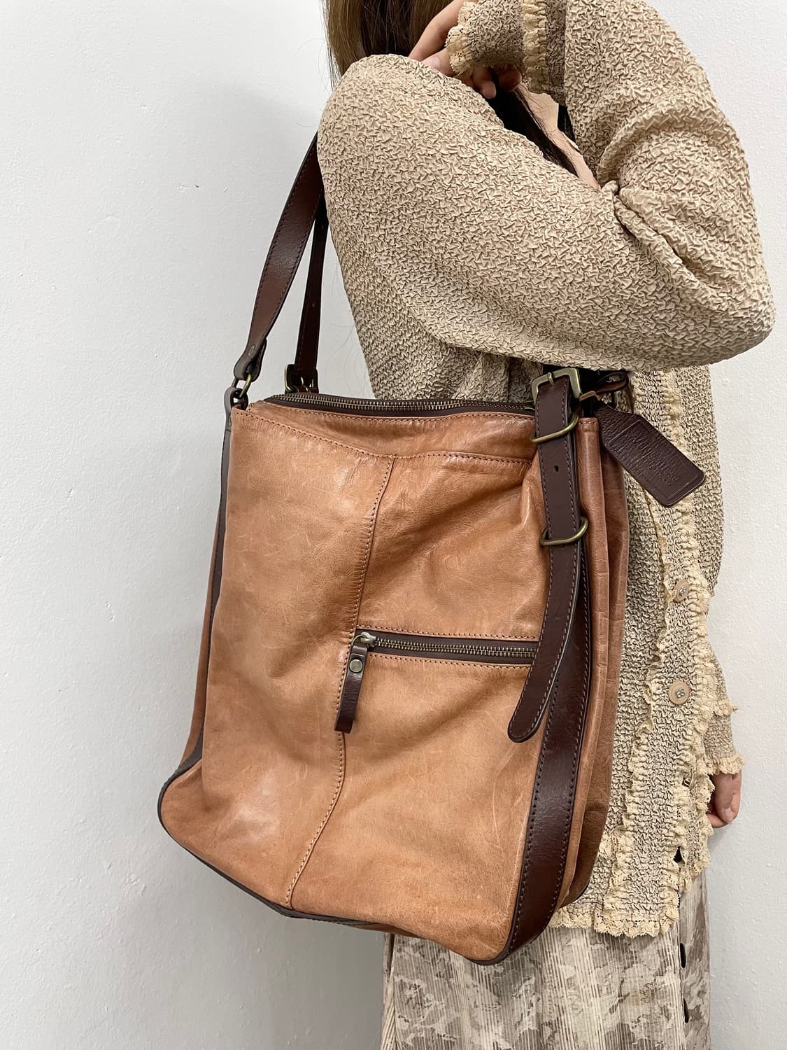 Beau Dessin 보데생 레더 버클 호보백 상품이미지2