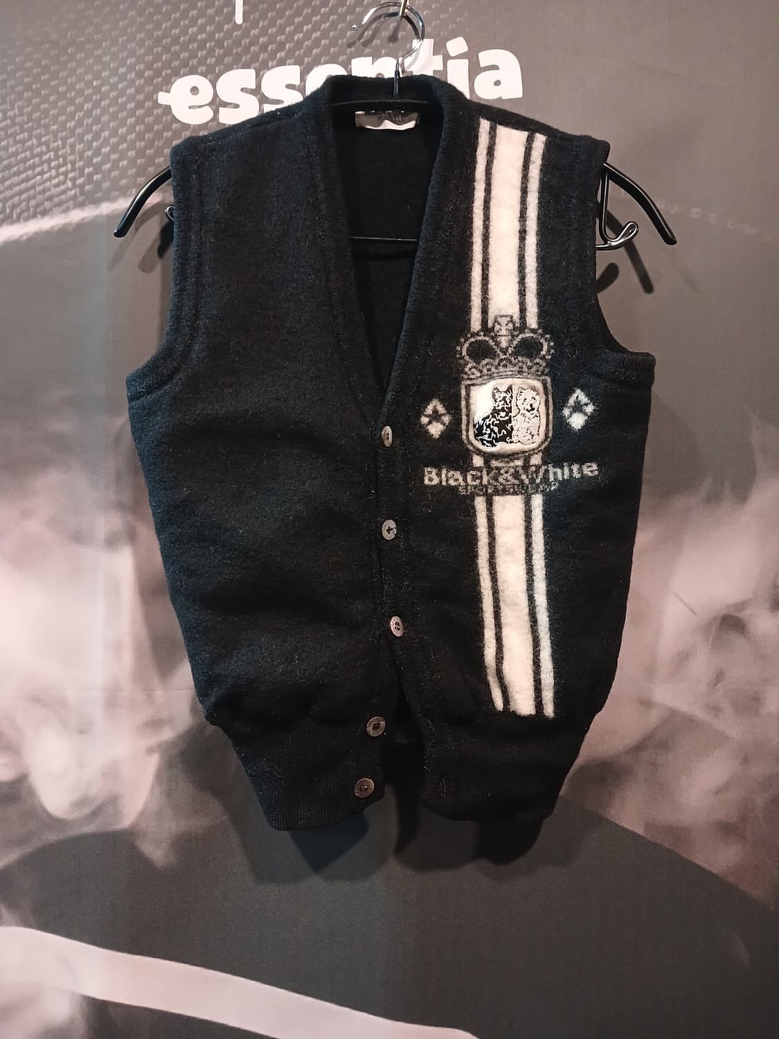 블랙엔 화이트 스트릿 빅로고 조끼 가디건 상품이미지1