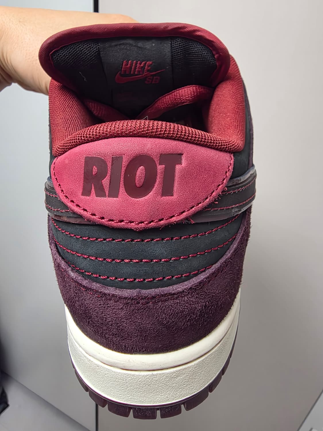 나이키 x 라이엇 스케이트샵 SB 덩크 로우 285 상품이미지8