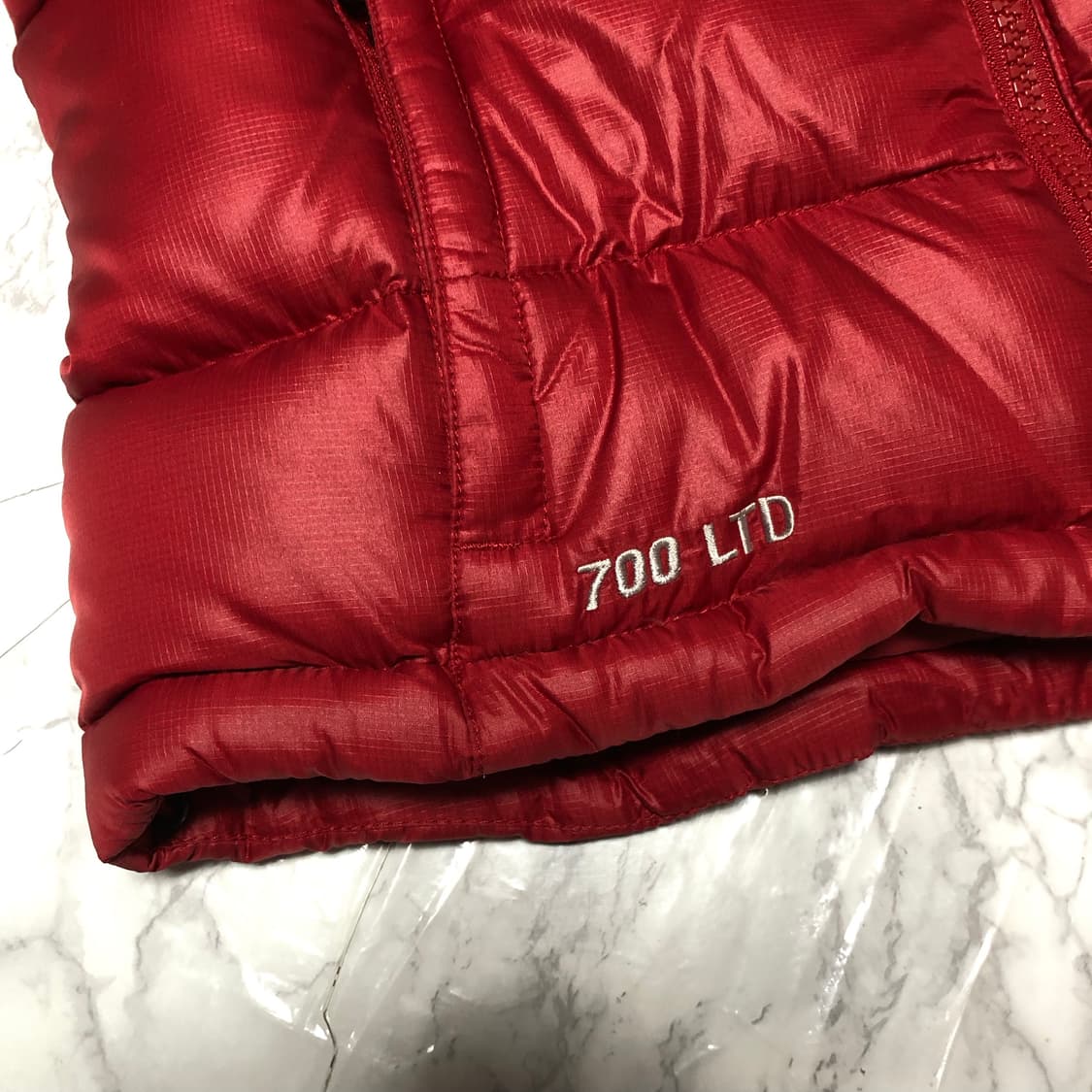 노스페이스 700 LTD 후드 패딩 조끼 거의새거 상품이미지4