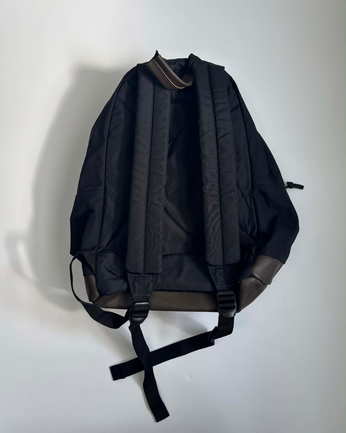 이스트팩 가죽 백팩 블랙 상품이미지2