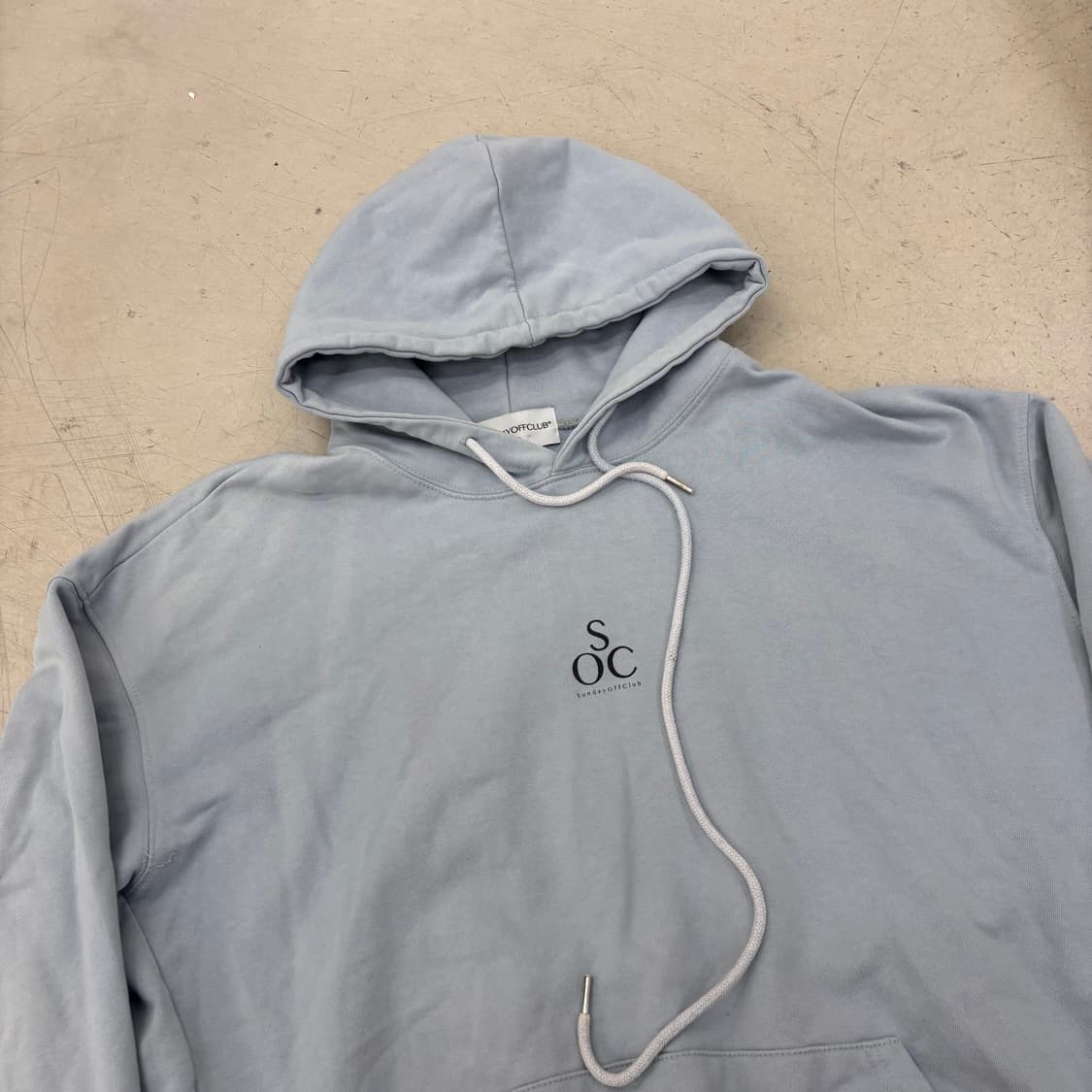 선데이오프클럽 빅로고 스카이블루 후드티 상품이미지3