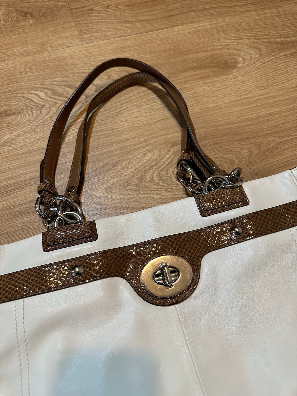 코치 숄더백 상품이미지2