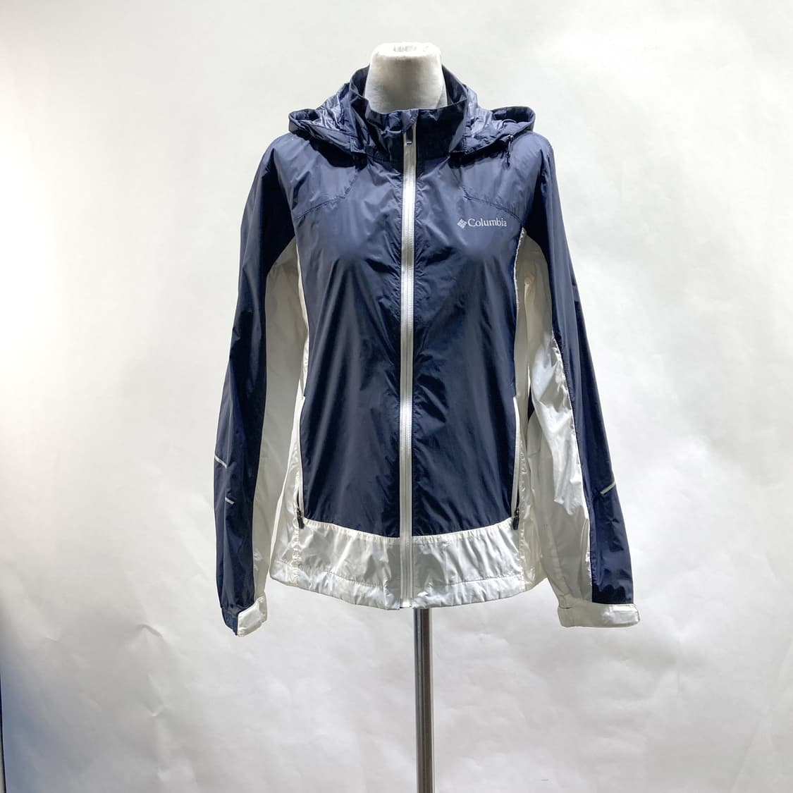 컬럼비아 여성바람막이자켓 네이비 95  상품이미지1