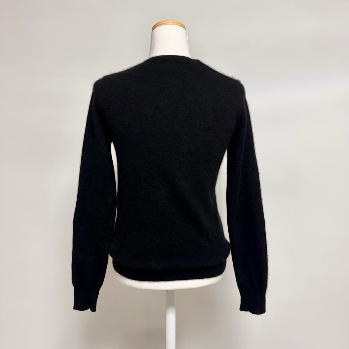 [캐시미어 100%] 유니클로 블랙 브이넥 니트 S 상품이미지3
