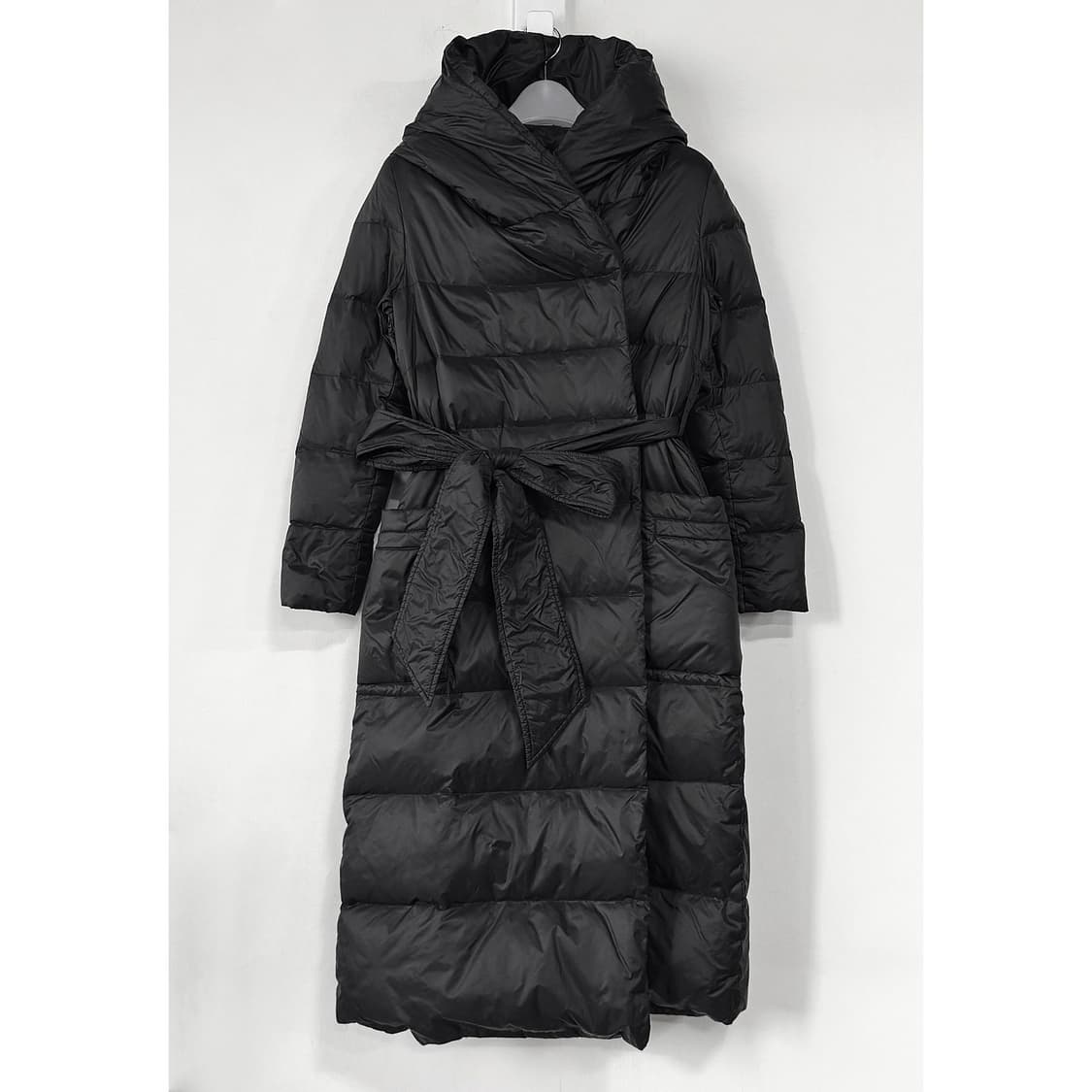 아르마니 벨티드 다운 블랙 롱 패딩 상품이미지1