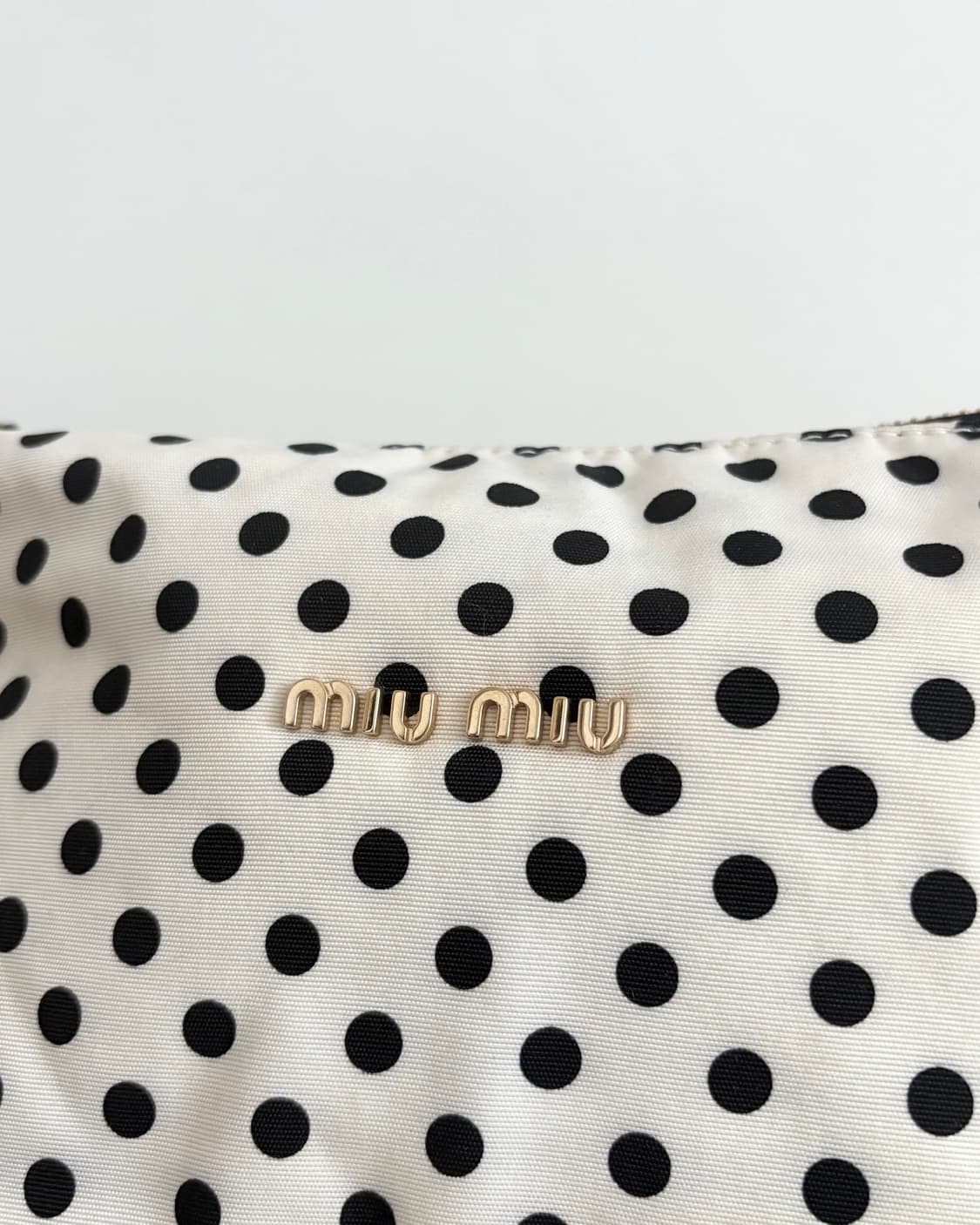 miumiu 미우미우 도트 리나일론 백 상품이미지1