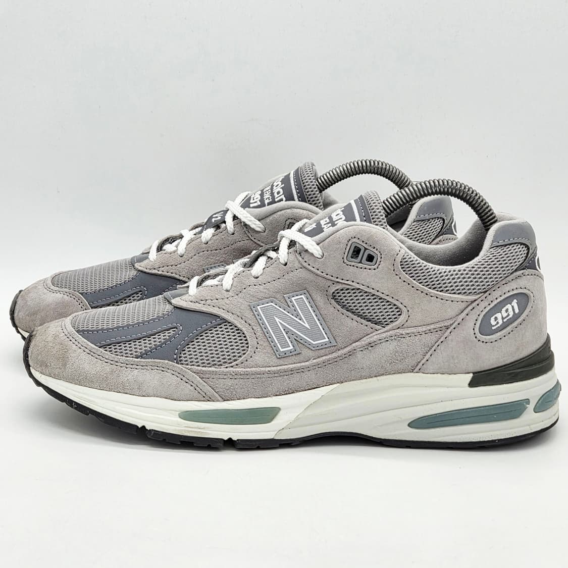  뉴발란스 991v2 메이드 인 UK 락 릿지 알로이 실버 (9 D)  상품이미지1
