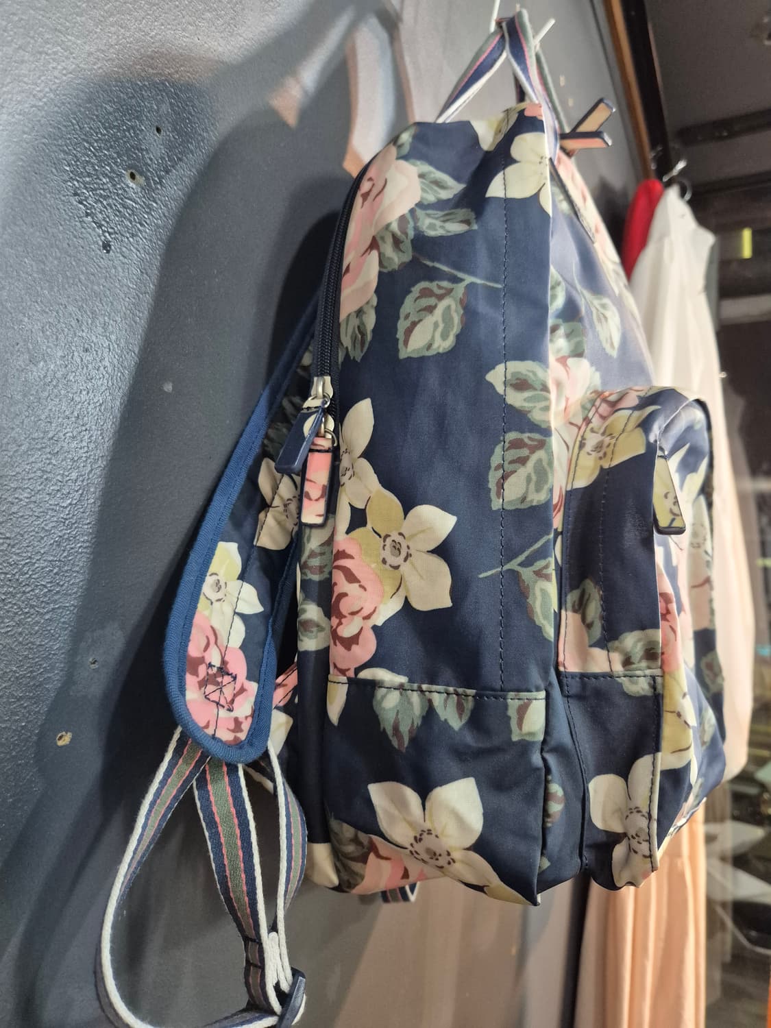 Cath Kidston 꽃무늬 백팩 방수됨 새상품 상품이미지3