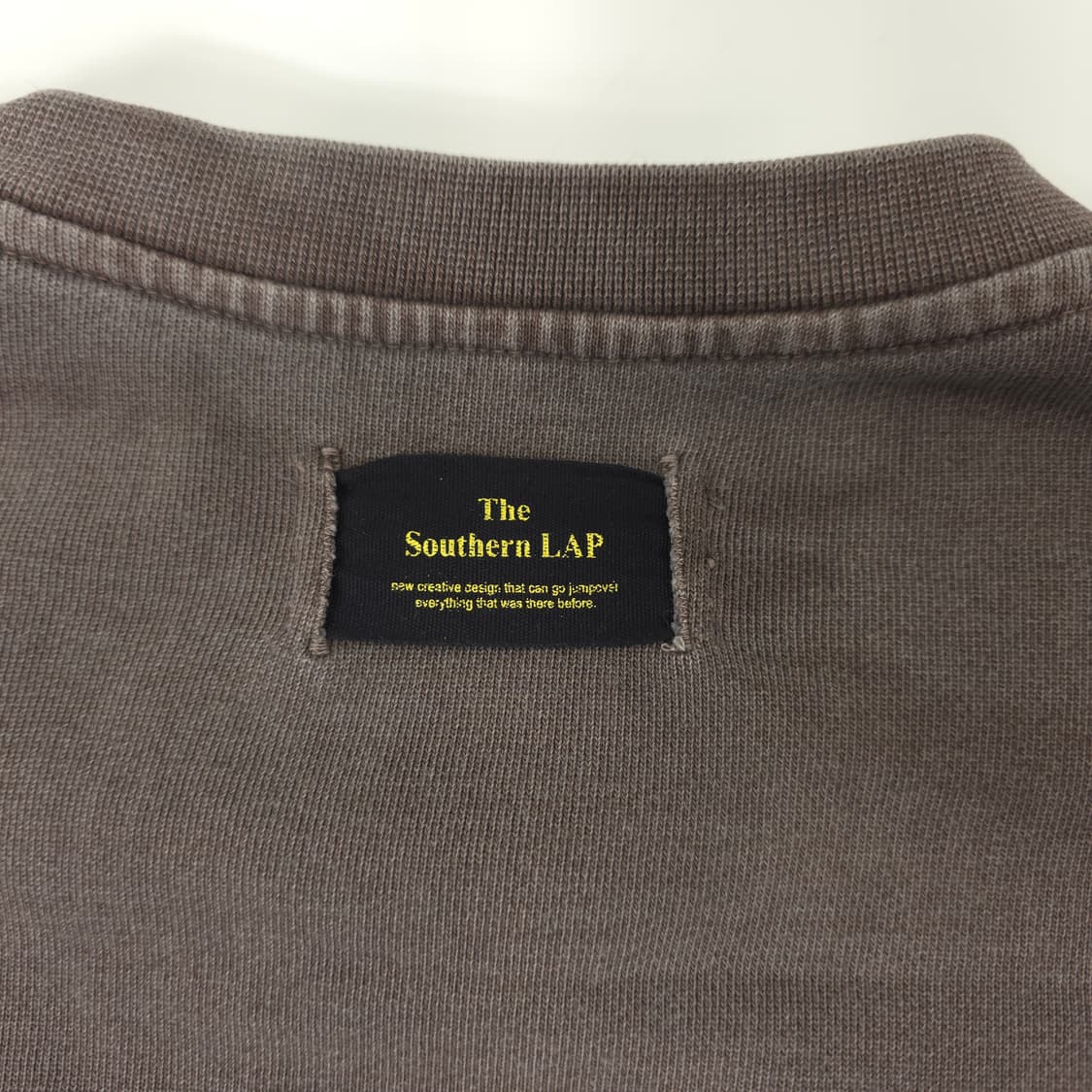 더써든랩x넌리액트 넌프린팅 피그먼트 맨투맨 차콜브라운 (46) 상품이미지5