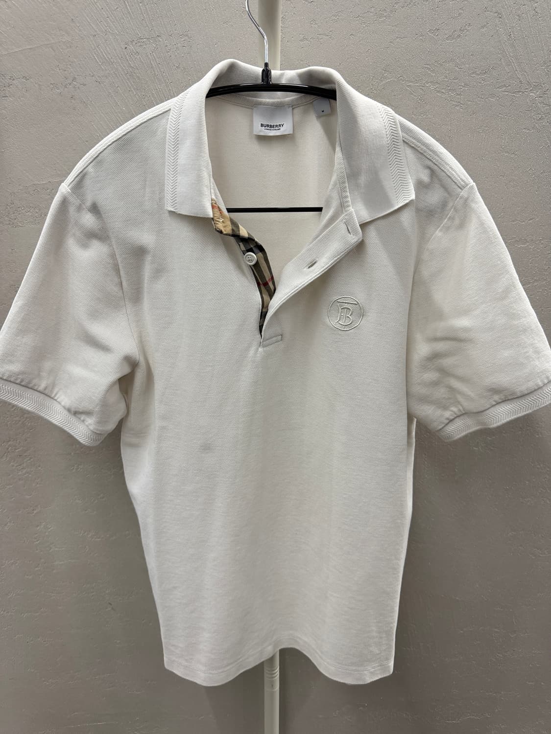 버버리 정품 TB 모노그램 모티브 코튼 피케 폴로셔츠  상품이미지2