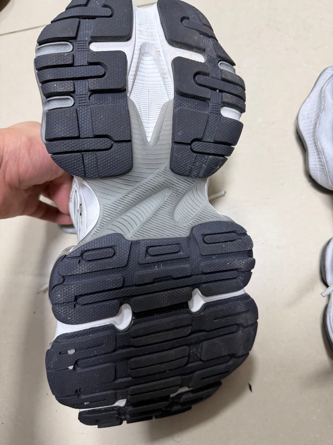 (39) 발렌시아가 카고 스니커즈 그레이 상품이미지6