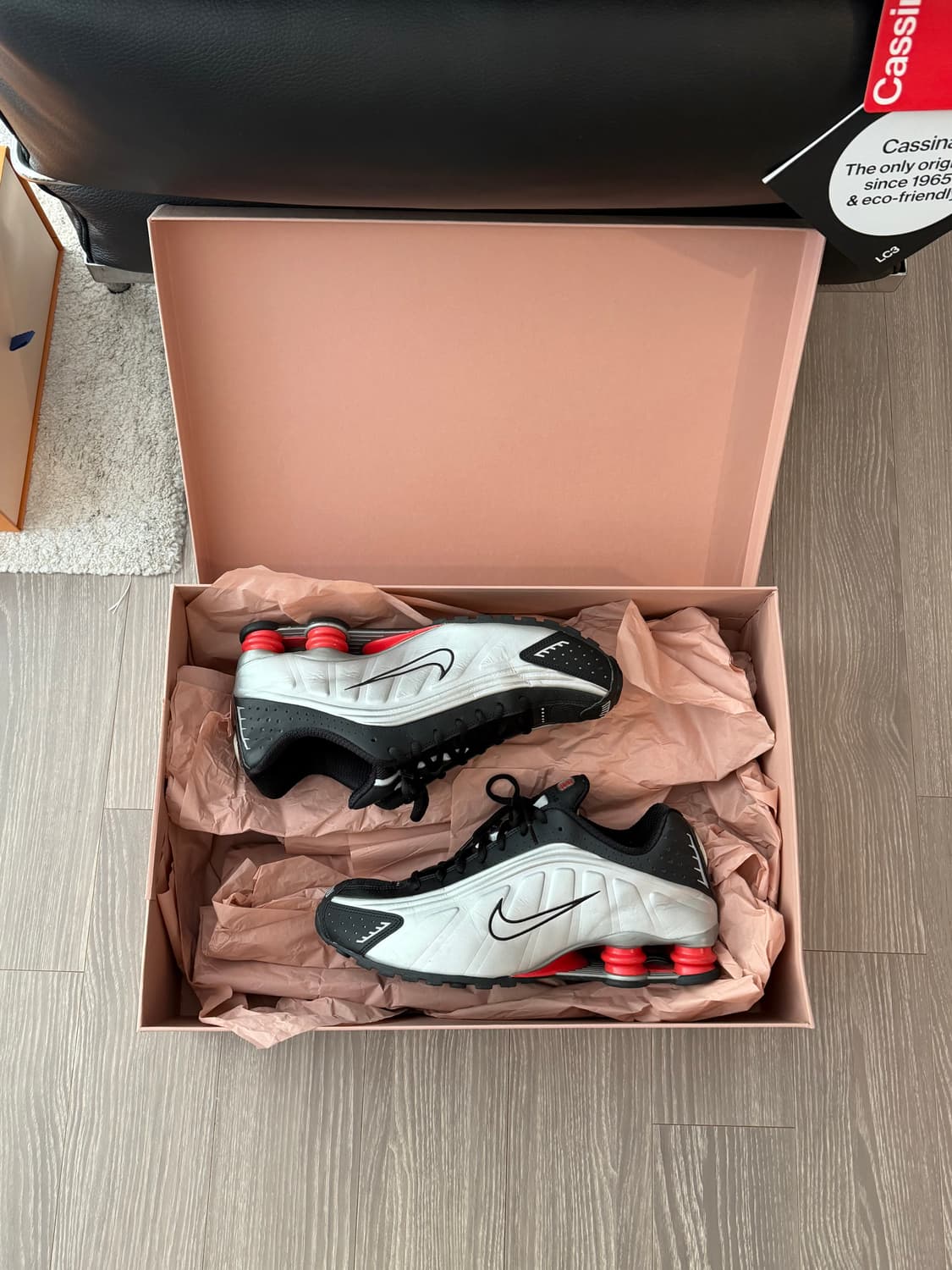 나이키 샥스 R4 블랙/메탈릭 실버 2018 285mm 상품이미지1