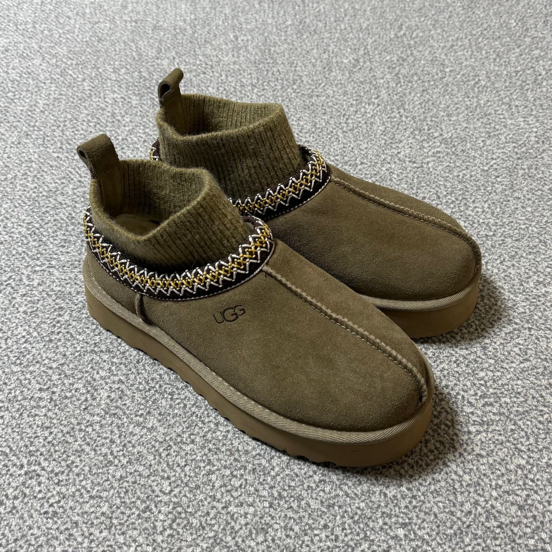 UGG 어그 부츠 카키 240-245 상품이미지1