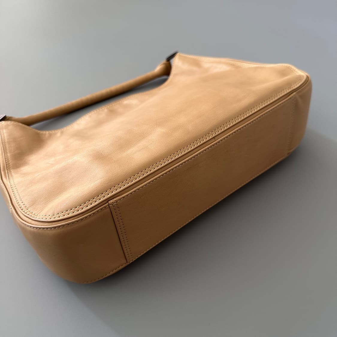 이세이미야케 im product 가죽 토트백 상품이미지4