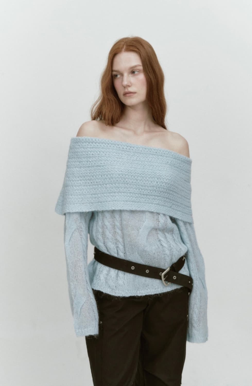 아수라 알파카 트위스트 오프 숄더 니트 스카이블루 상품이미지1