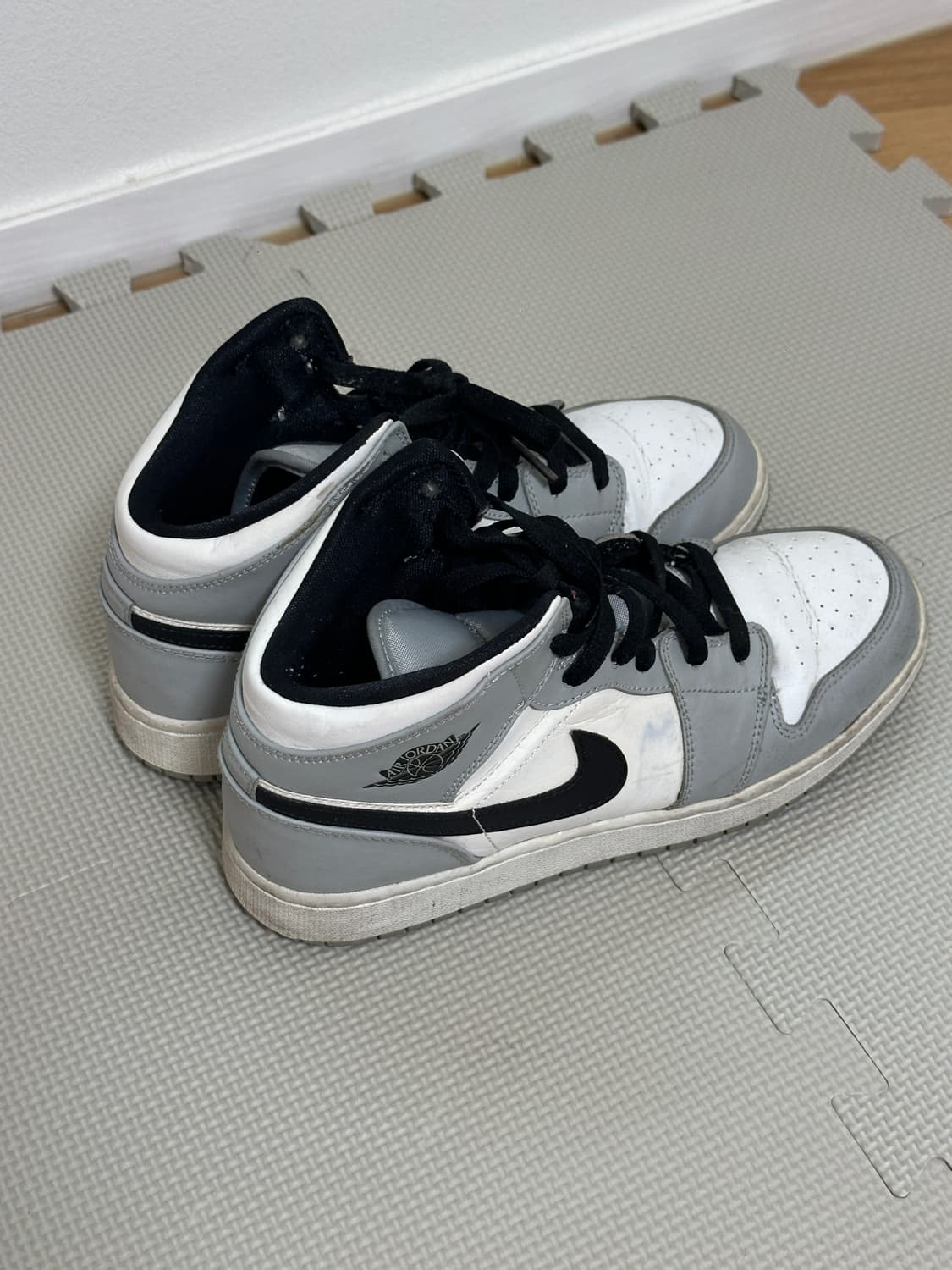(240mm) 조던 1 미드 라이트스코모크그레이 상품이미지3