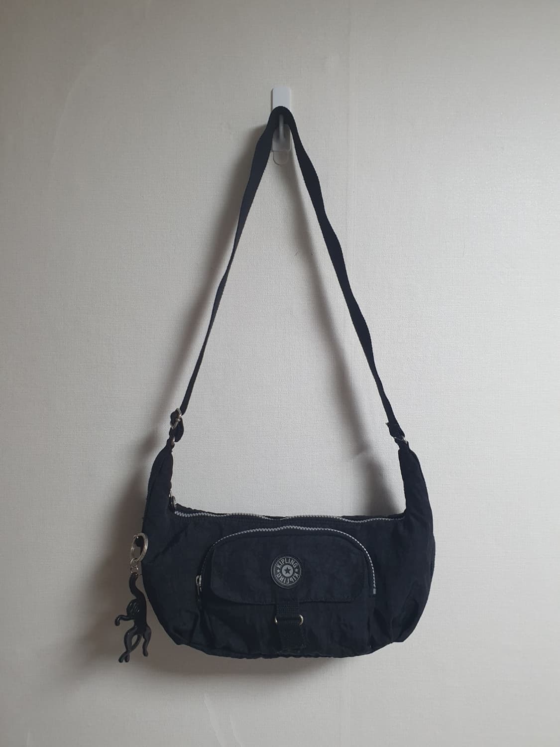 키플링 반달 숄더백 호보백 블랙 상품이미지1