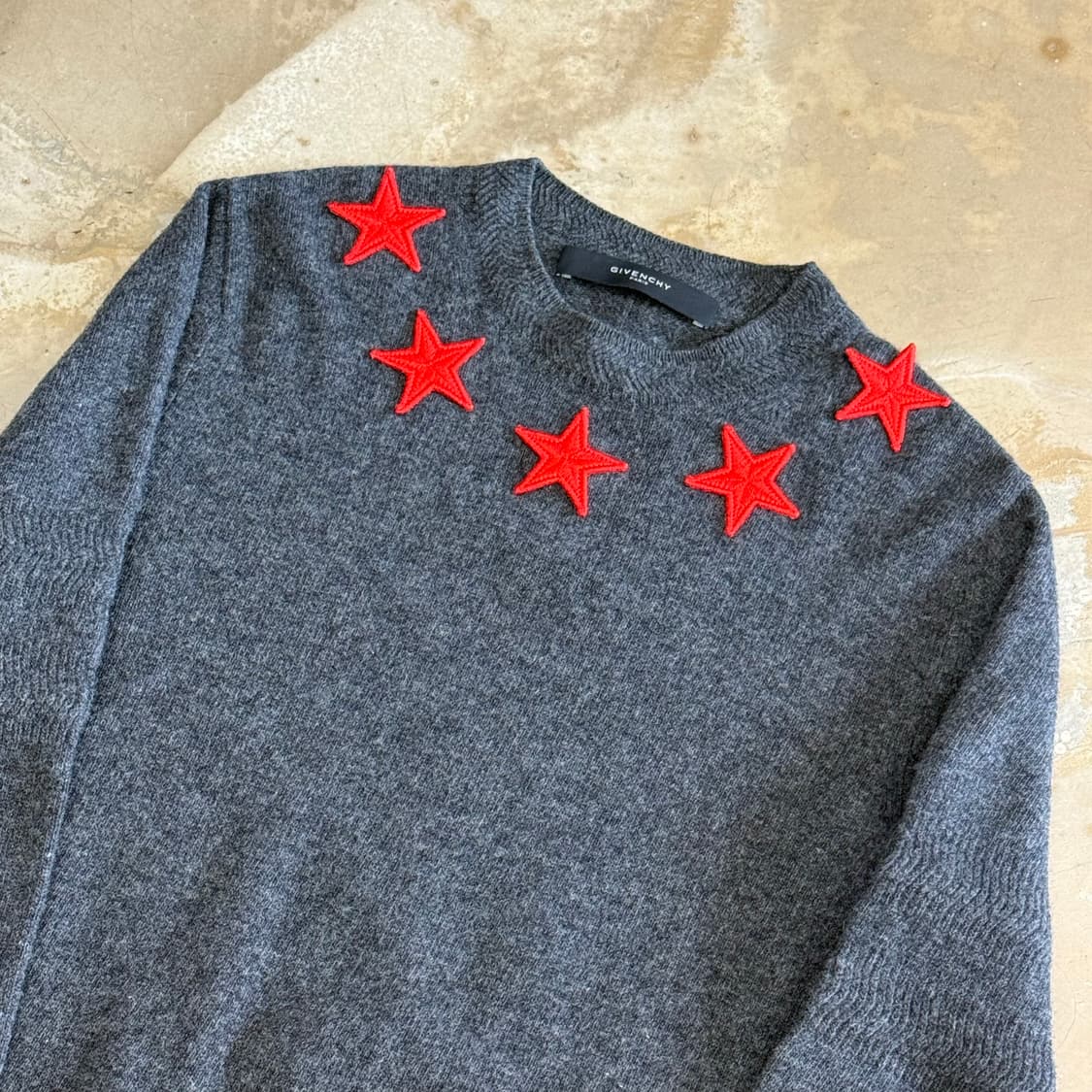 S 지방시 여성용 레드 스타 패치 챠콜 울 니트 상품이미지1