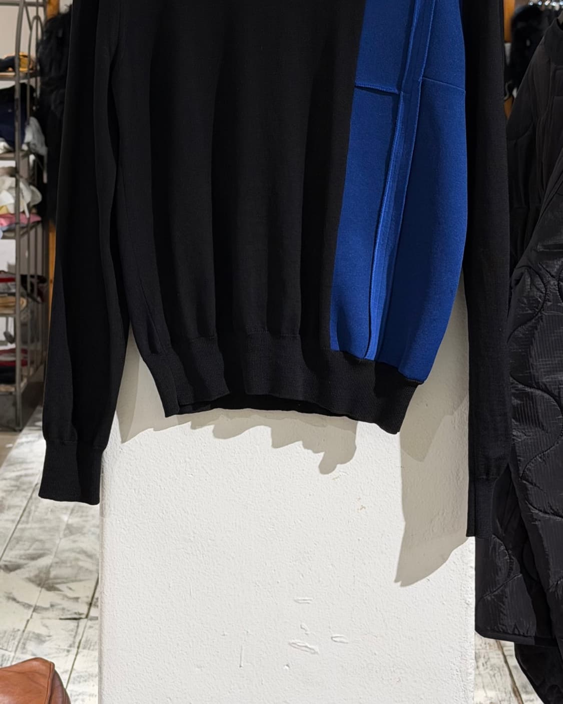 메종 마르지엘라 블랙 블루 배색 롱슬리브 니트 상품이미지5