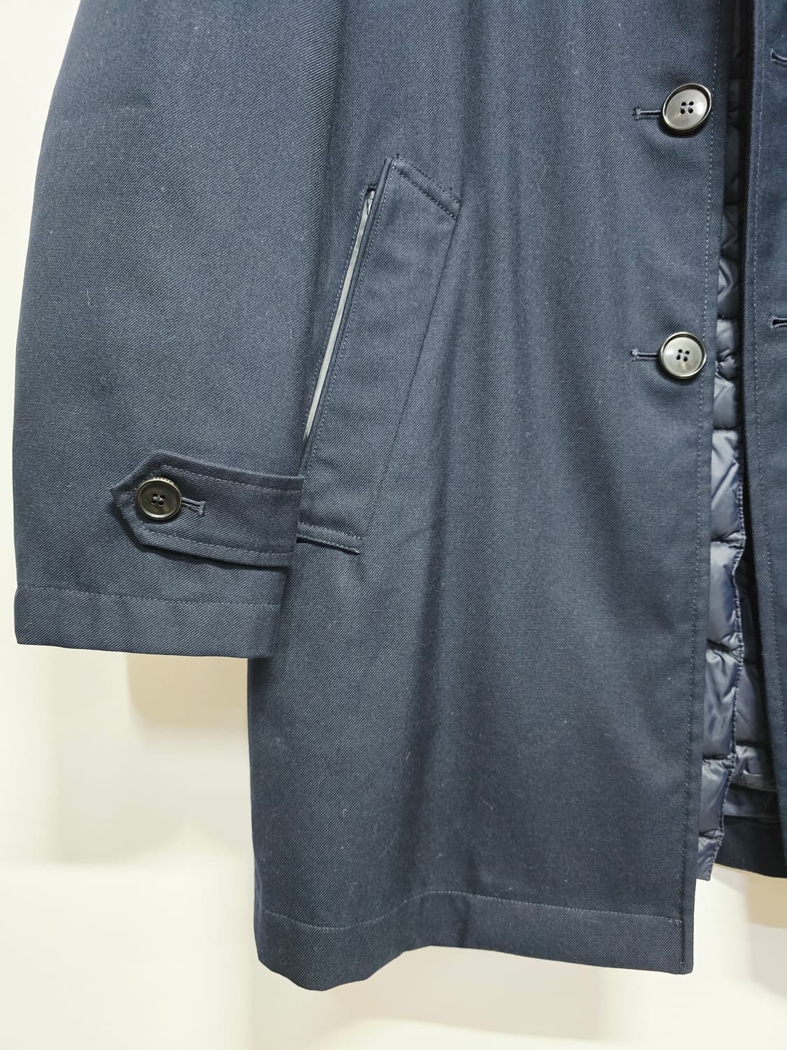 헤지스 네이비 퀼팅구스패딩 안감 코트 상품이미지3