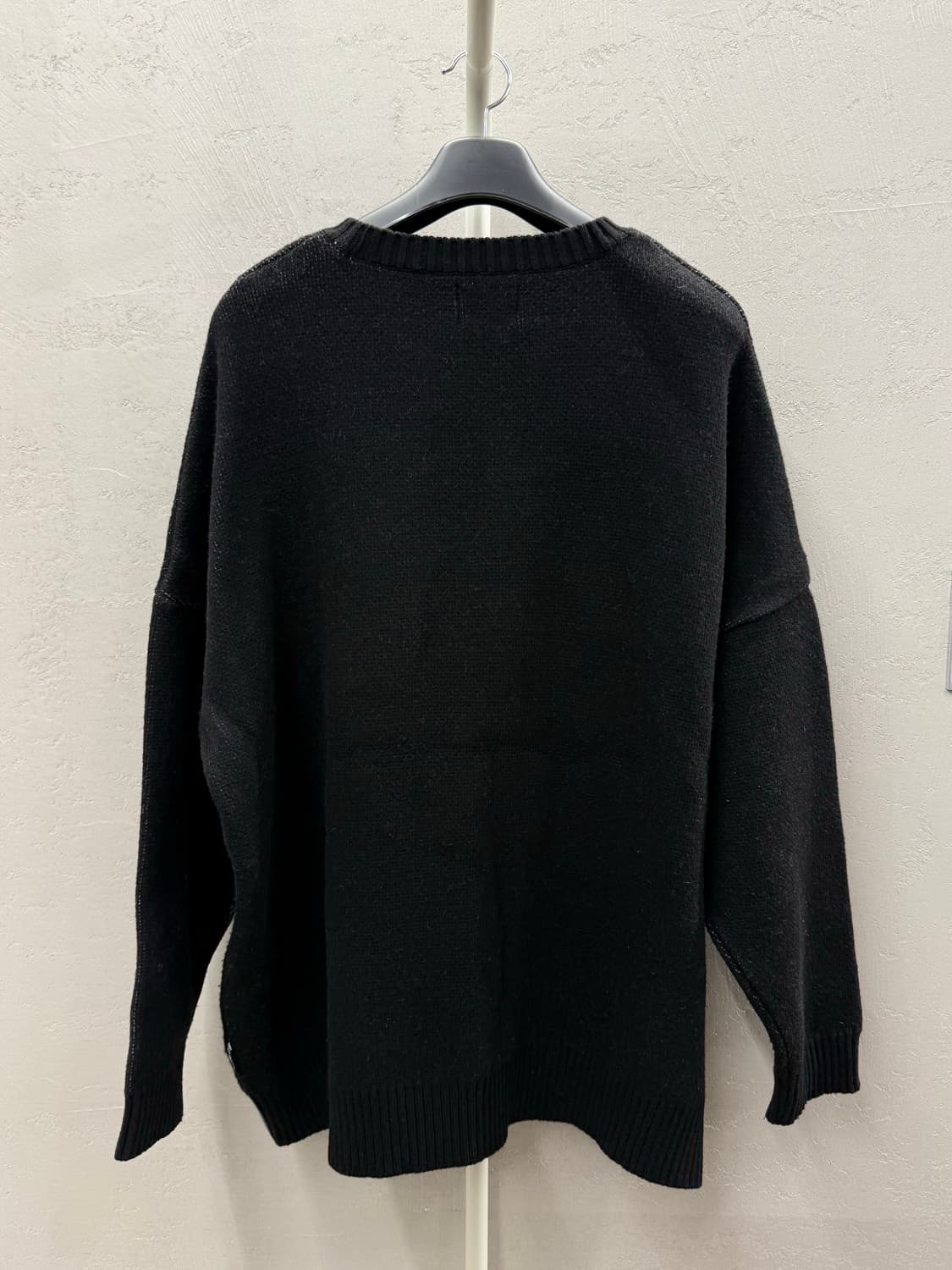 아조바이아조 오버사이즈 니트 블랙/블루 상품이미지7