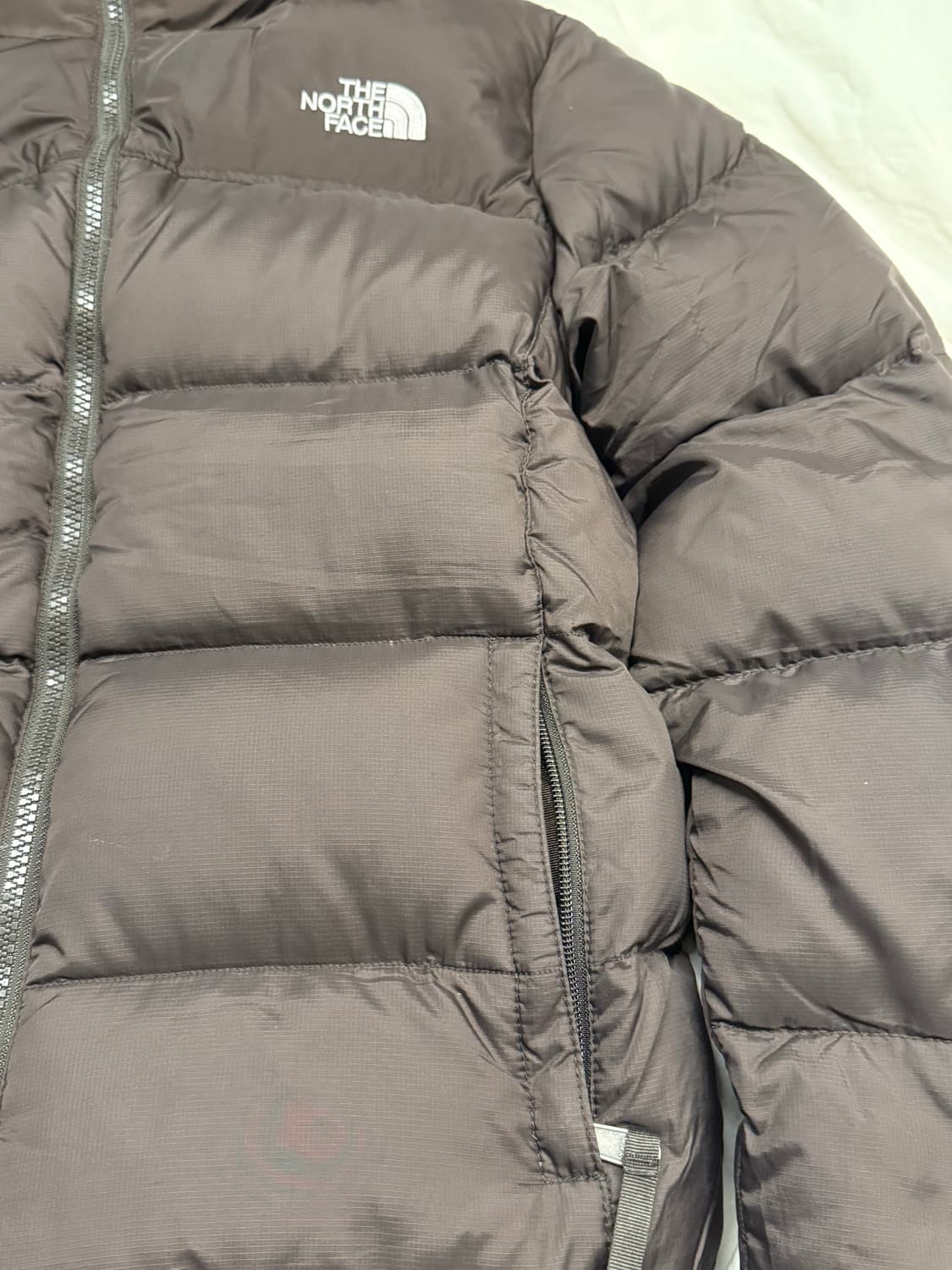노스페이스 눕시 브라운 켄달제너 패딩 상품이미지3