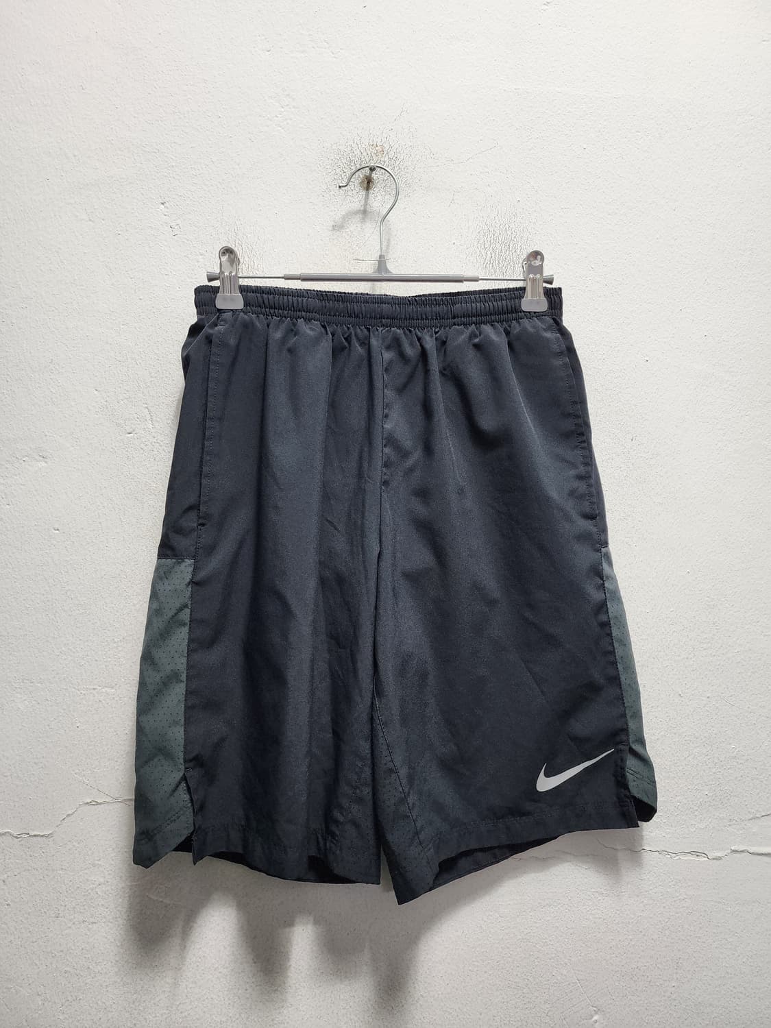 나이키 리플렉티브 드라이핏 기능성 숏츠  상품이미지2