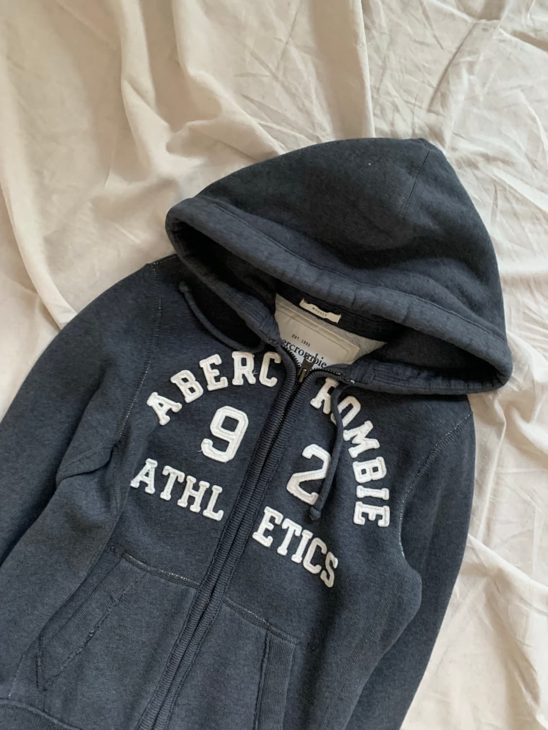 아베크롬비 중앙 자수 로고 차콜 후드집업 상품이미지5