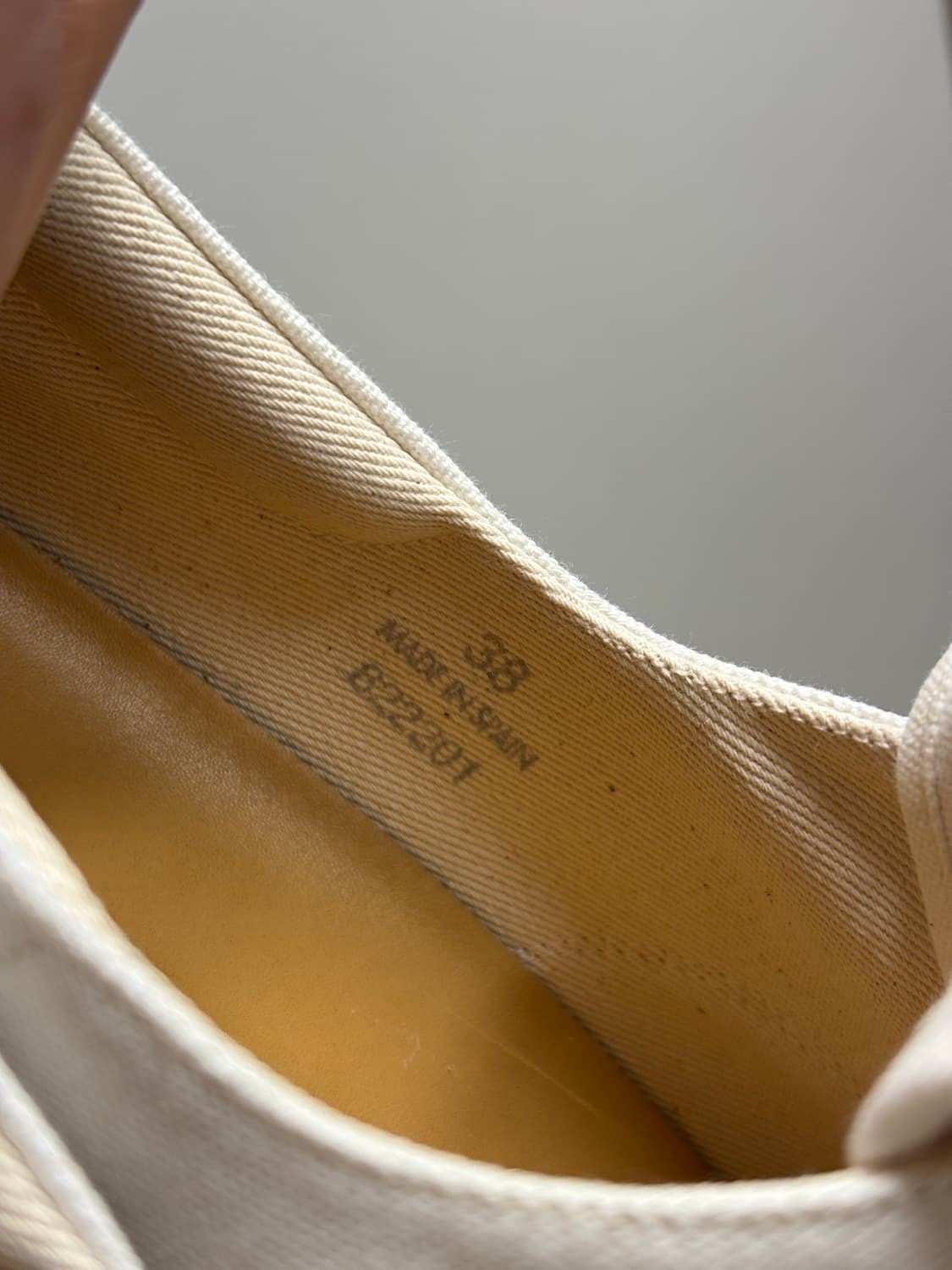 풀박스!! 로에베 아나그램 자수 플랫 스니커즈 38 상품이미지10