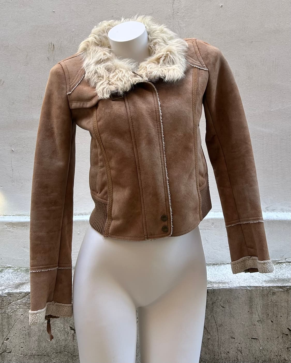 Leather Short Zip Up Fur Jacket 상품이미지1