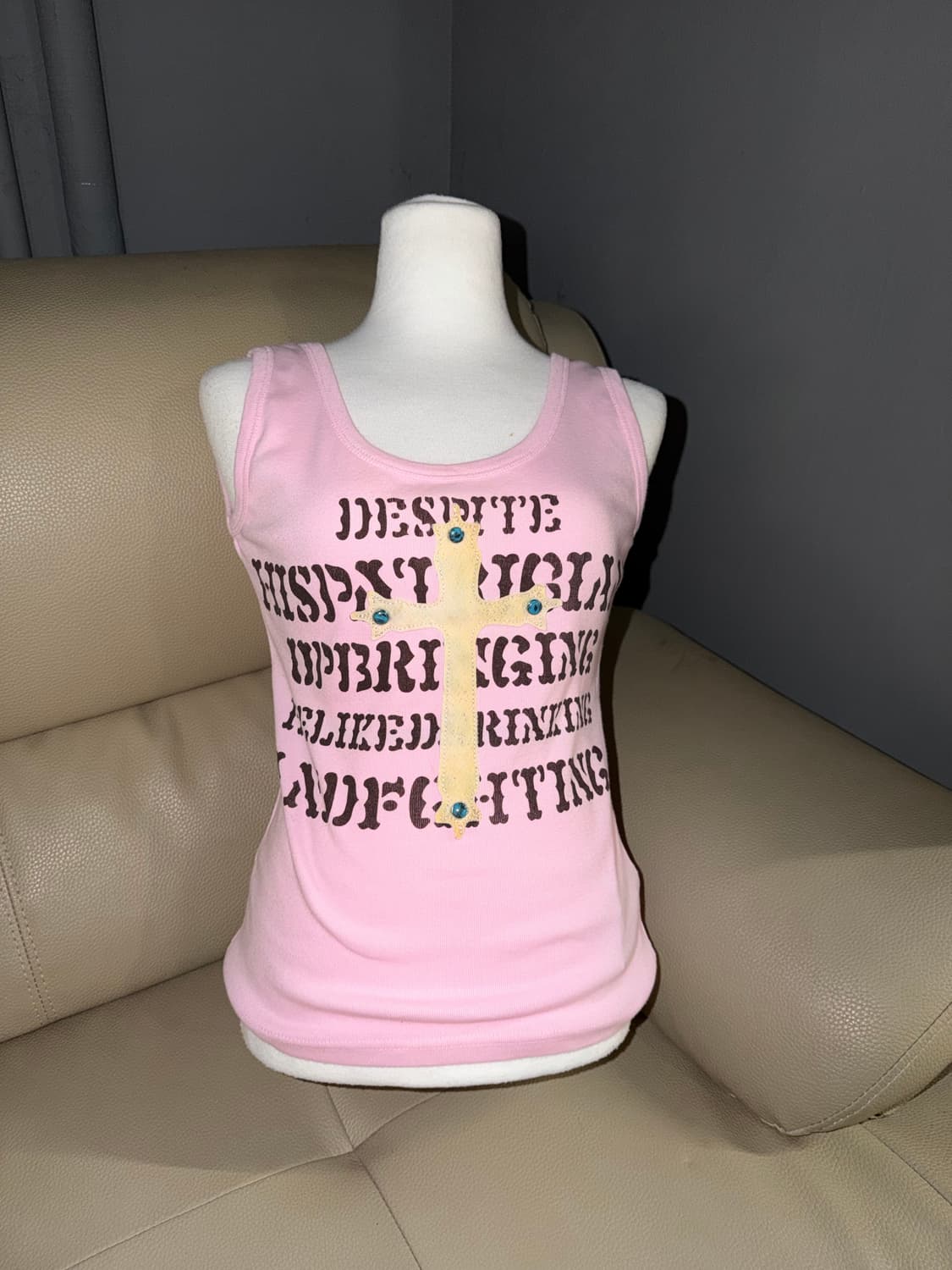 lettering & cross detail sleeveless  상품이미지1