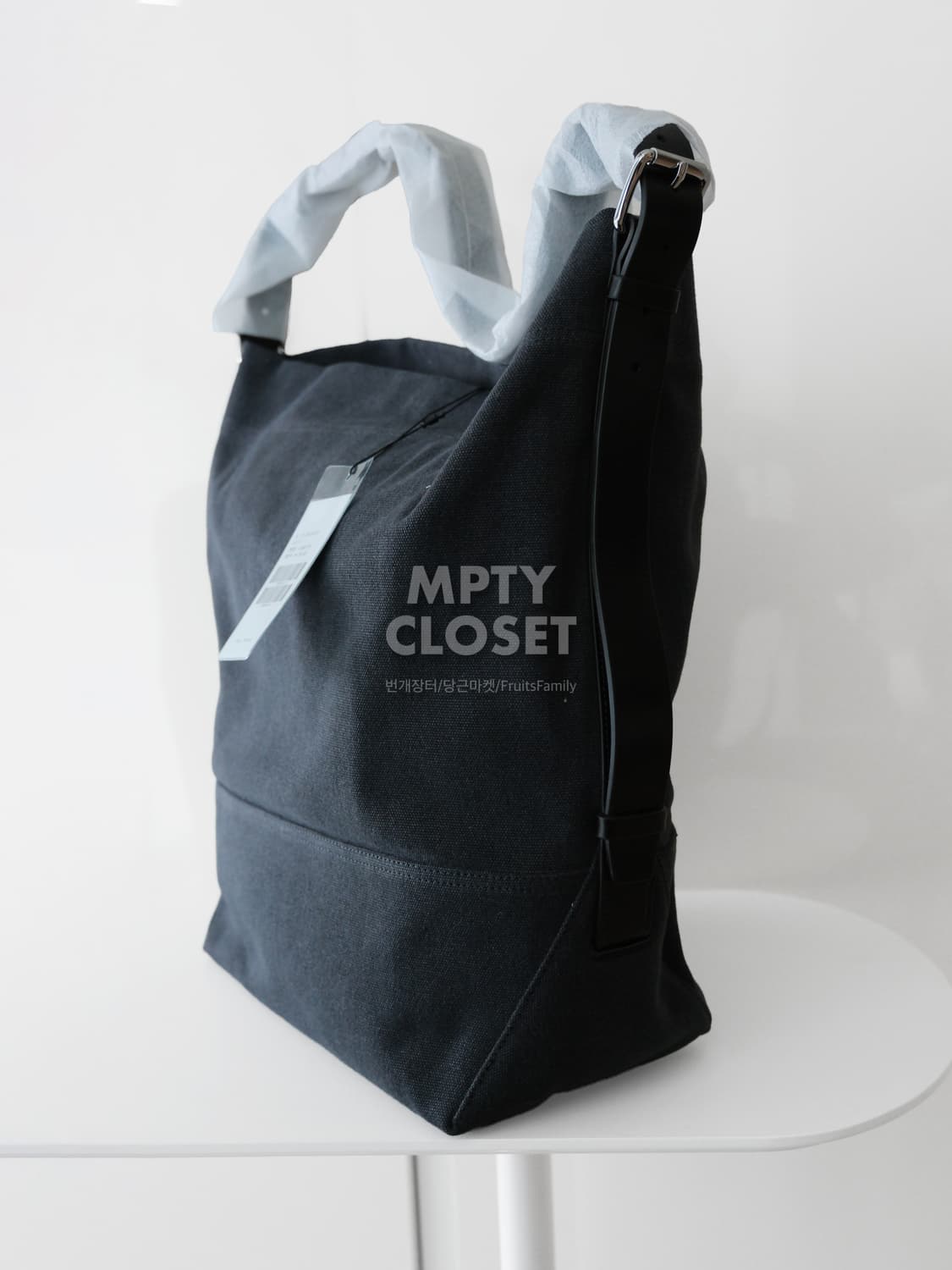 르메르 26ss 벨티드 토트백 미디움 애쉬그레이 상품이미지3