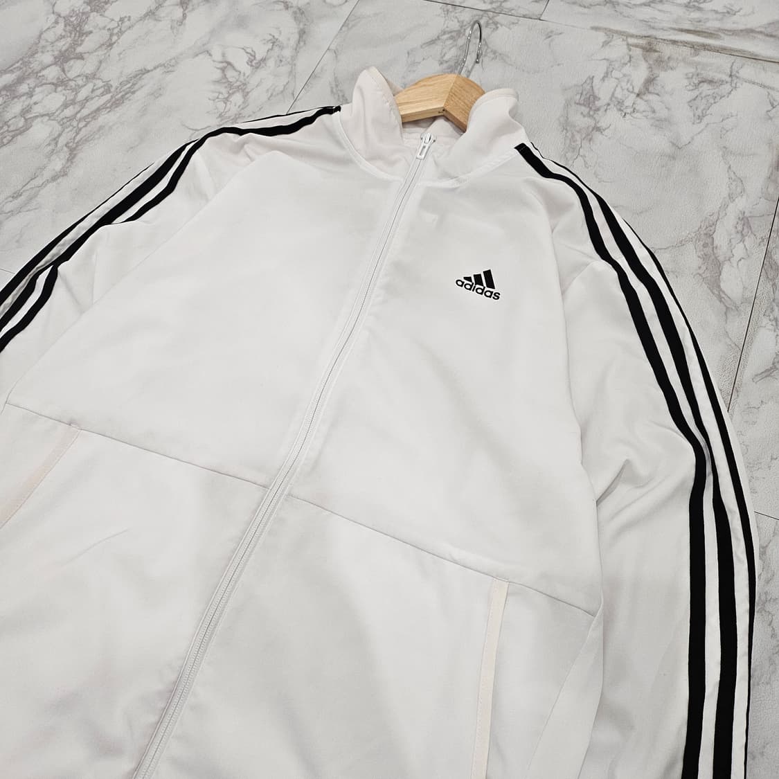 아디다스 화이트 블랙 바람막이 L 상품이미지2
