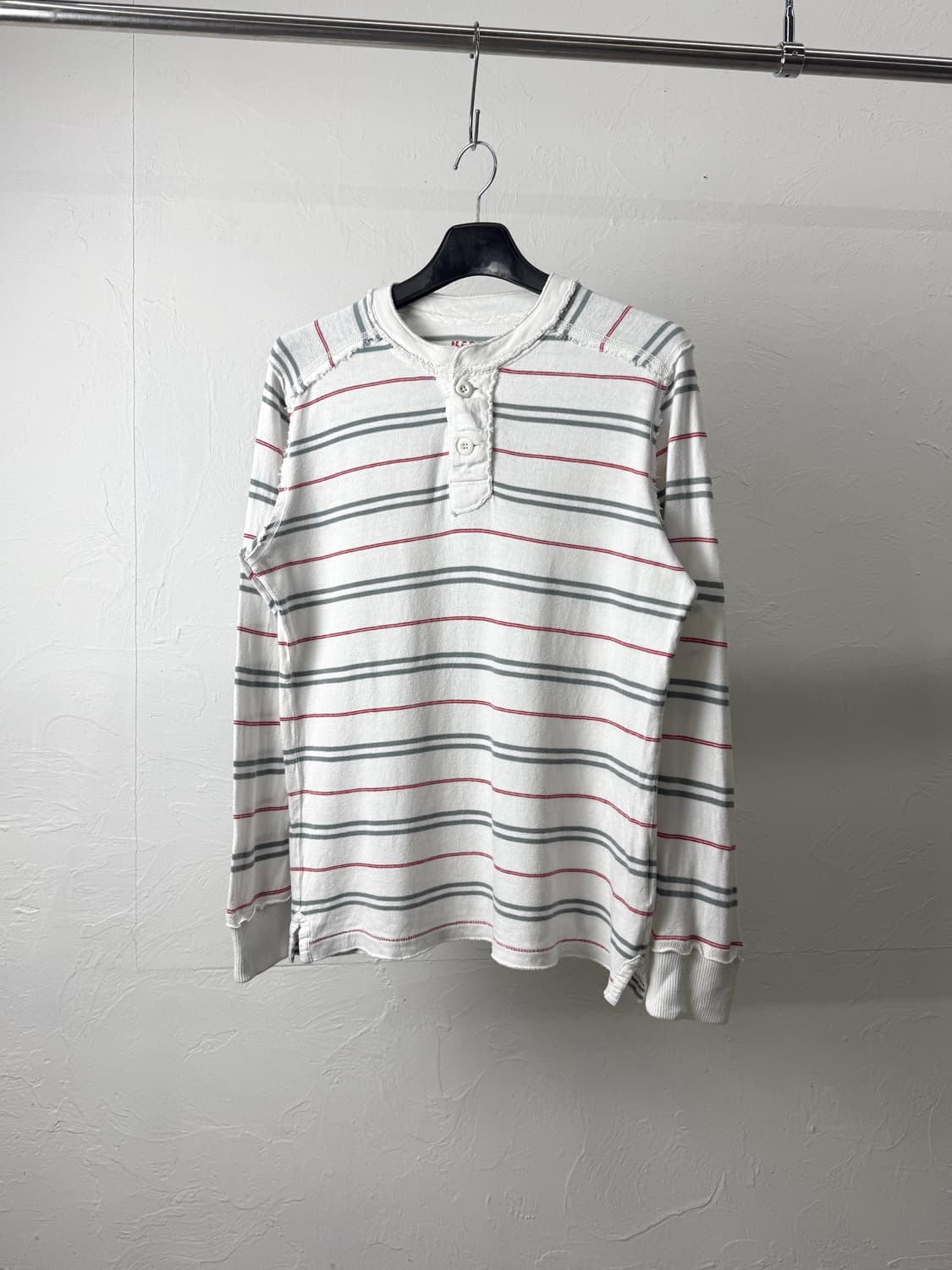 일본 유니클로 헨리넥 롱 슬리브 상품이미지1