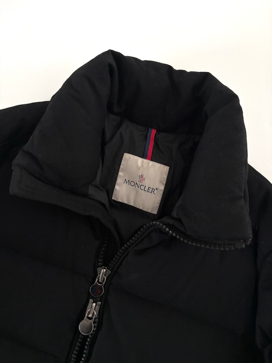 Moncler 몽클레어 블랙컬러 퓨어 구스다운 패딩 상품이미지7