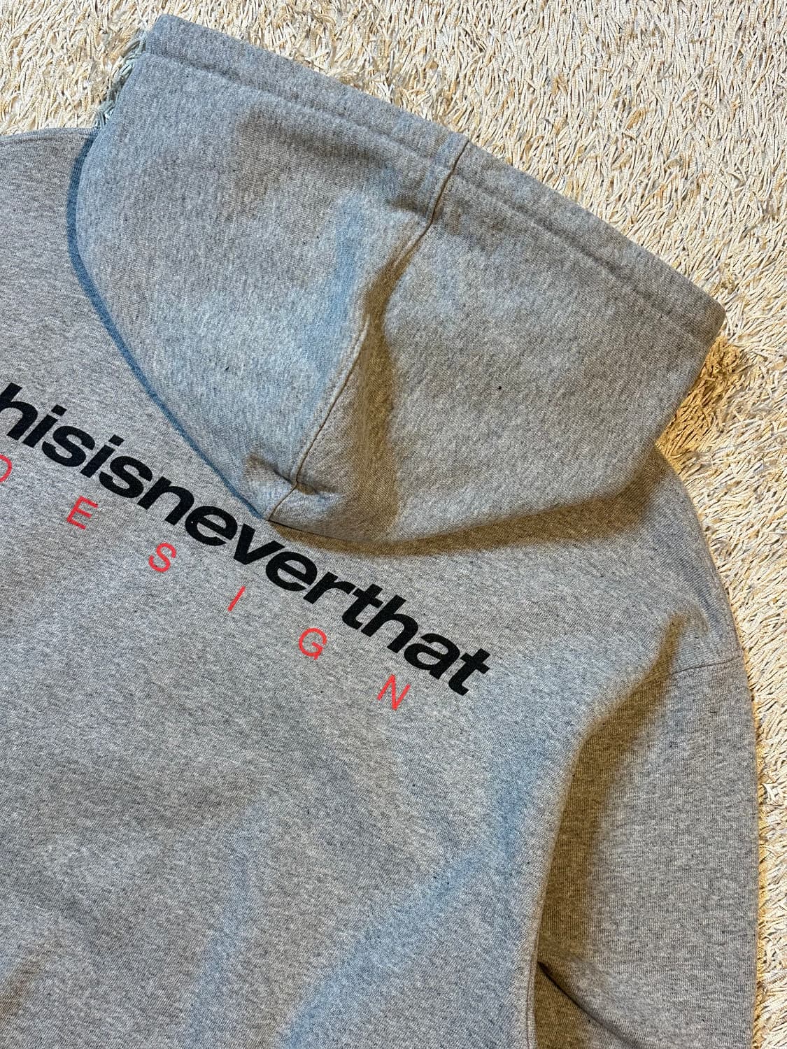 디스이즈네버댓 백로고 후드티 그레이 상품이미지4