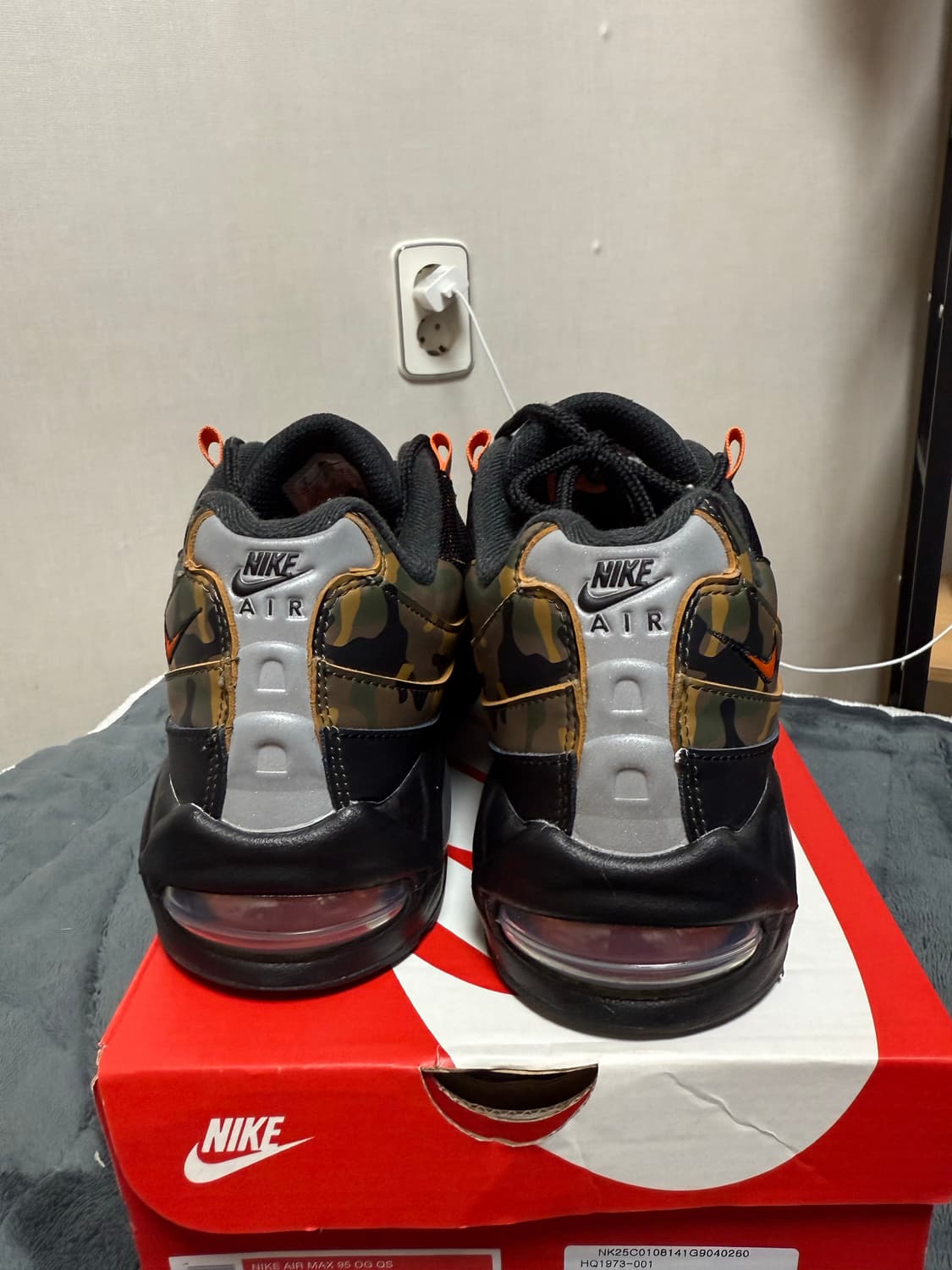 나이키 에어맥스 95 OG QS 블랙 세이프티 오렌지 상품이미지2