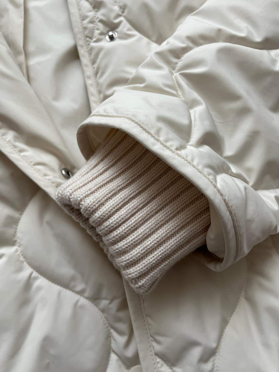 코스 퀼티드 후드 퍼널넥 자켓 상품이미지4