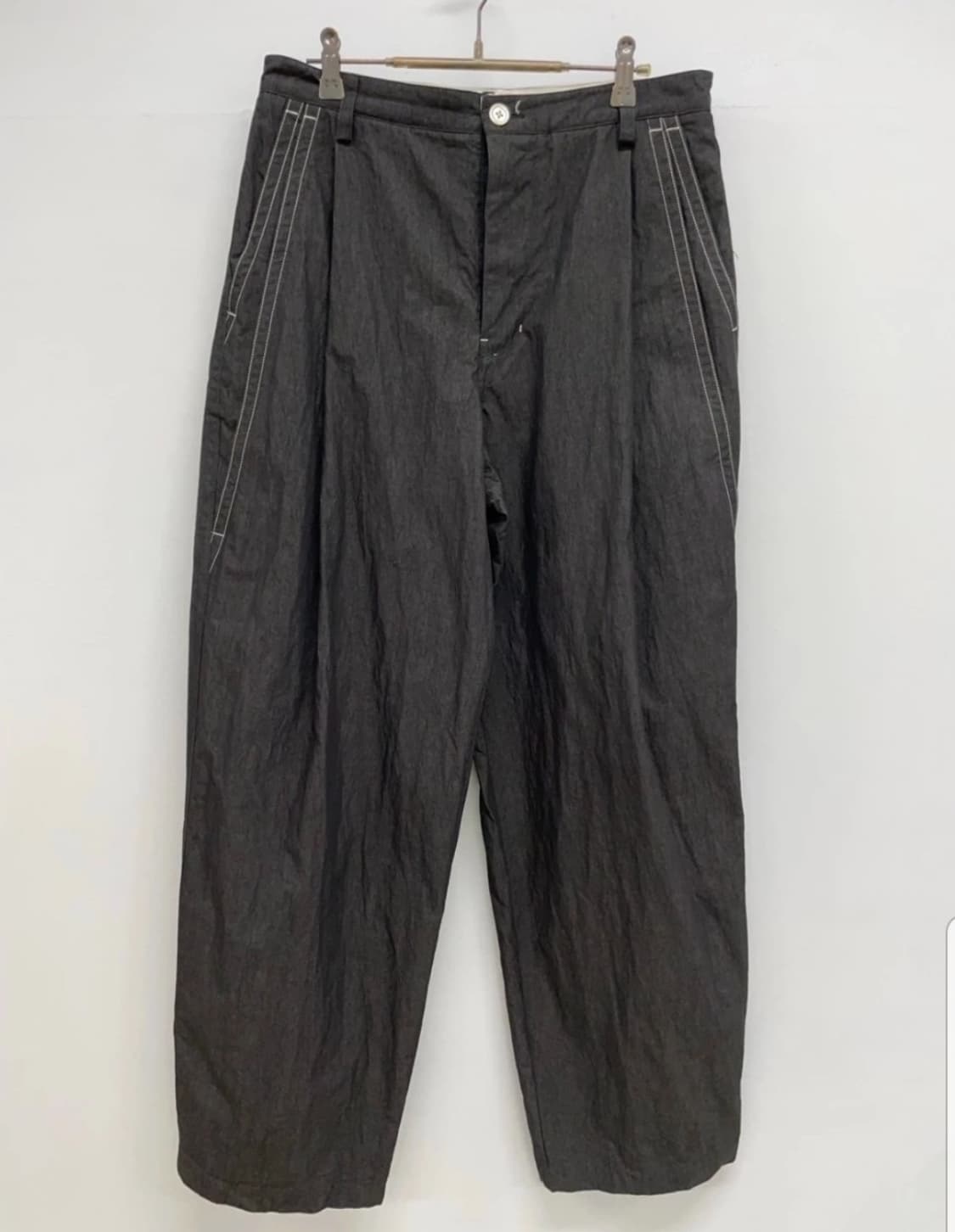 [판매] 비냘리스(Vignalis) 스티치 포인트 와이드 팬츠 (차콜) 상품이미지1